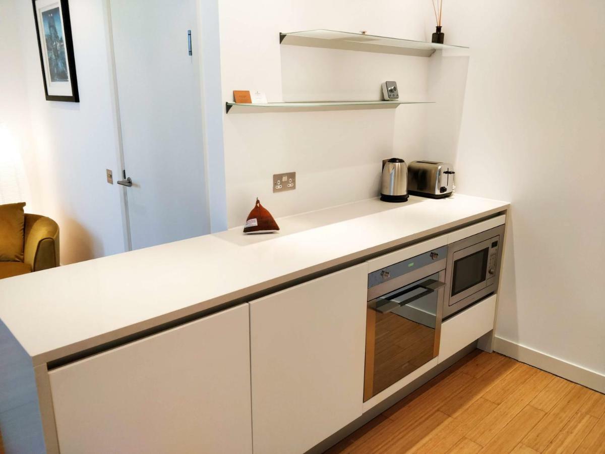 2 Bed Apartment At Quartermile Единбург Екстериор снимка