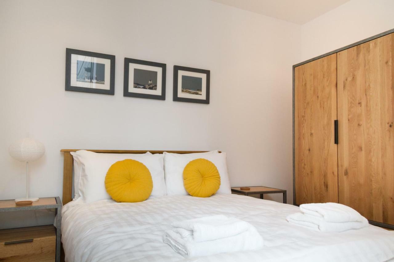 2 Bed Apartment At Quartermile Единбург Екстериор снимка