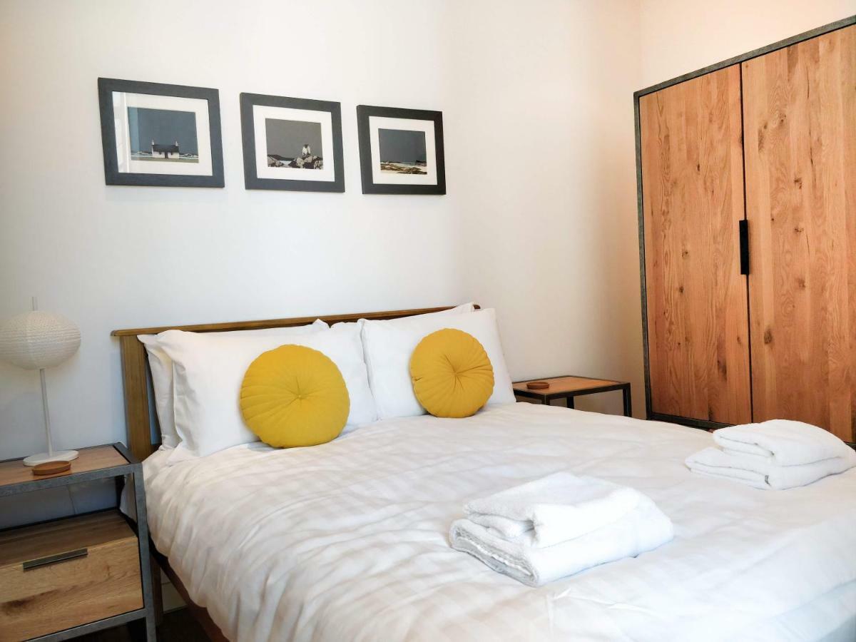 2 Bed Apartment At Quartermile Единбург Екстериор снимка